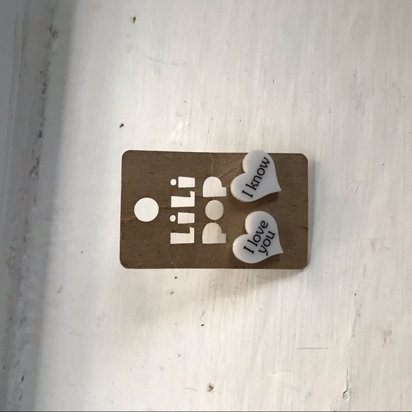 Cute heart earrings - free with purchase - Picture 1 of 2